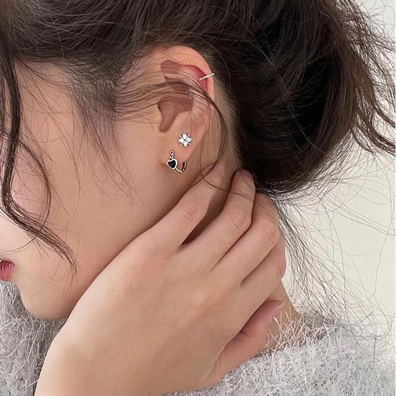 New Fashion Love-Heart Hoop Earrings For Women Small Huggies Geometric Earring Accessories Black Epoxy Copper Female Ear Hoops