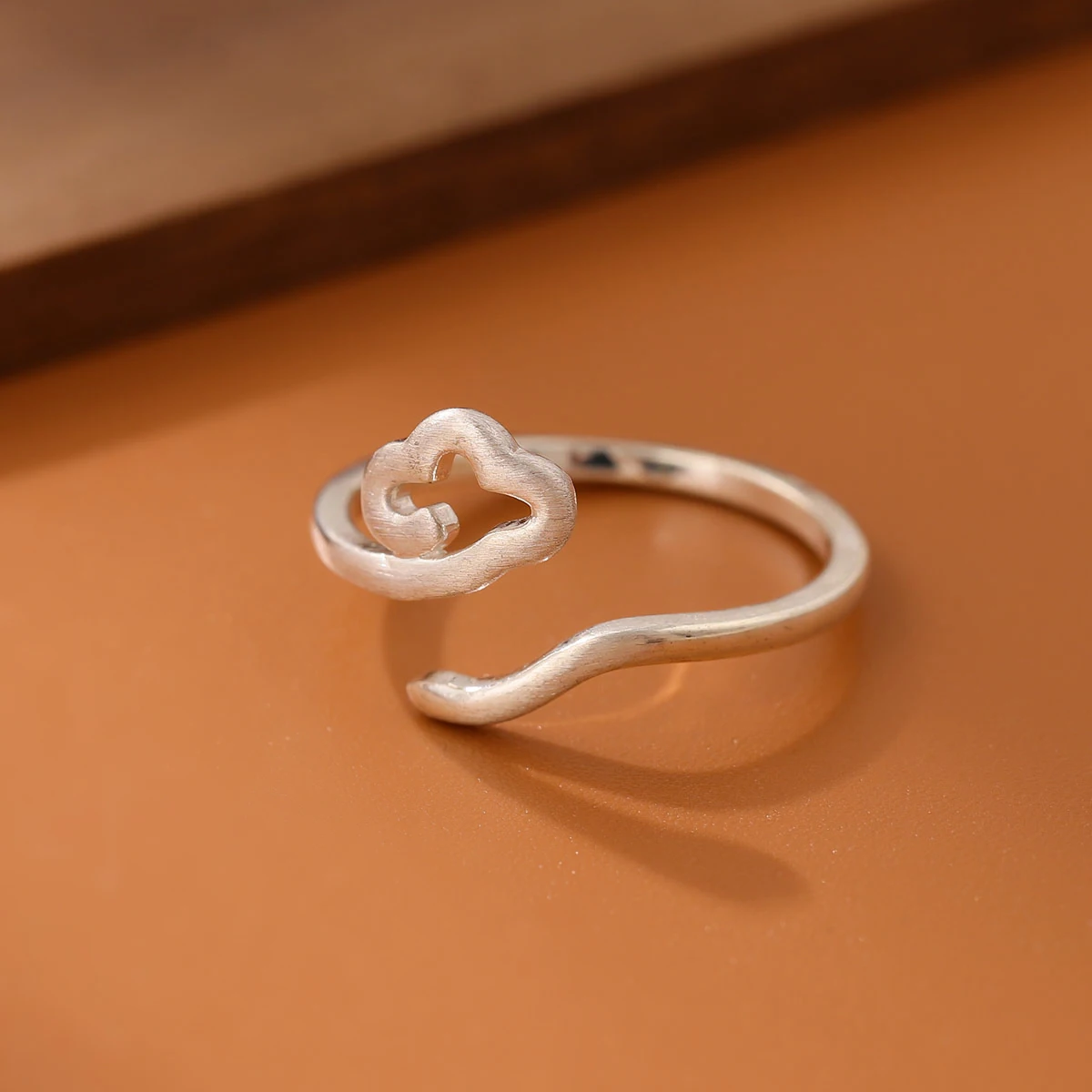 

Кольцо женское из серебра 925 пробы, с облаком