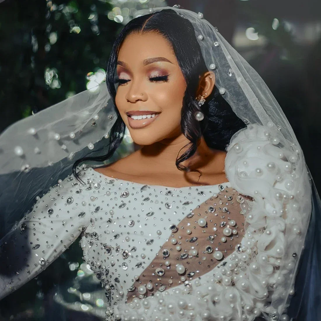 ชุดแต่งงานคริสตัลประดับเพชรหรูหราแบบสั่งทำพิเศษ โรบ เดอ มารี 2024 อาโซ เอ็บี ชุดเจ้าสาวแขนยาวสไตล์แอฟริกัน