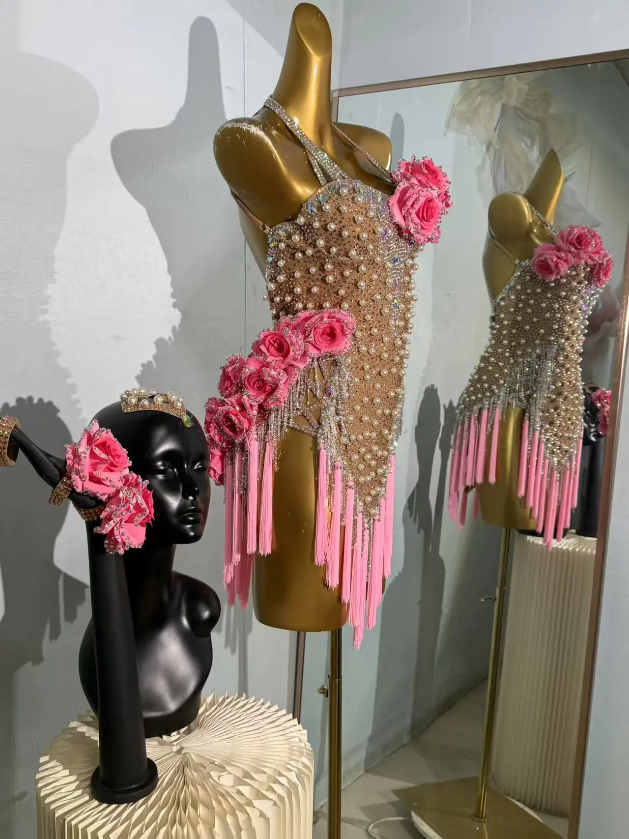 ใหม่ผู้หญิงชุดเต้นรำละตินดอกไม้เพิร์ลพู่ชุดผู้ใหญ่และเด็กชาชาแทงโก้ชุดมืออาชีพ