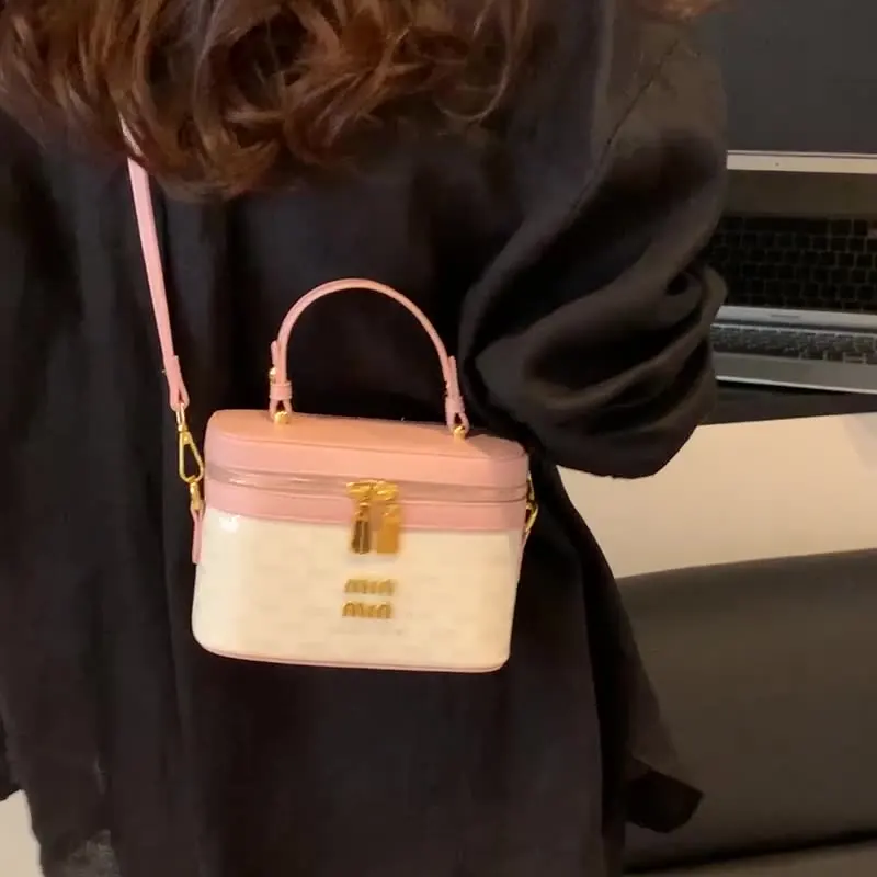 

Luxury designer high-end box small bag female 2025 new all-match fashion portable small square bag summer niche messenger bag