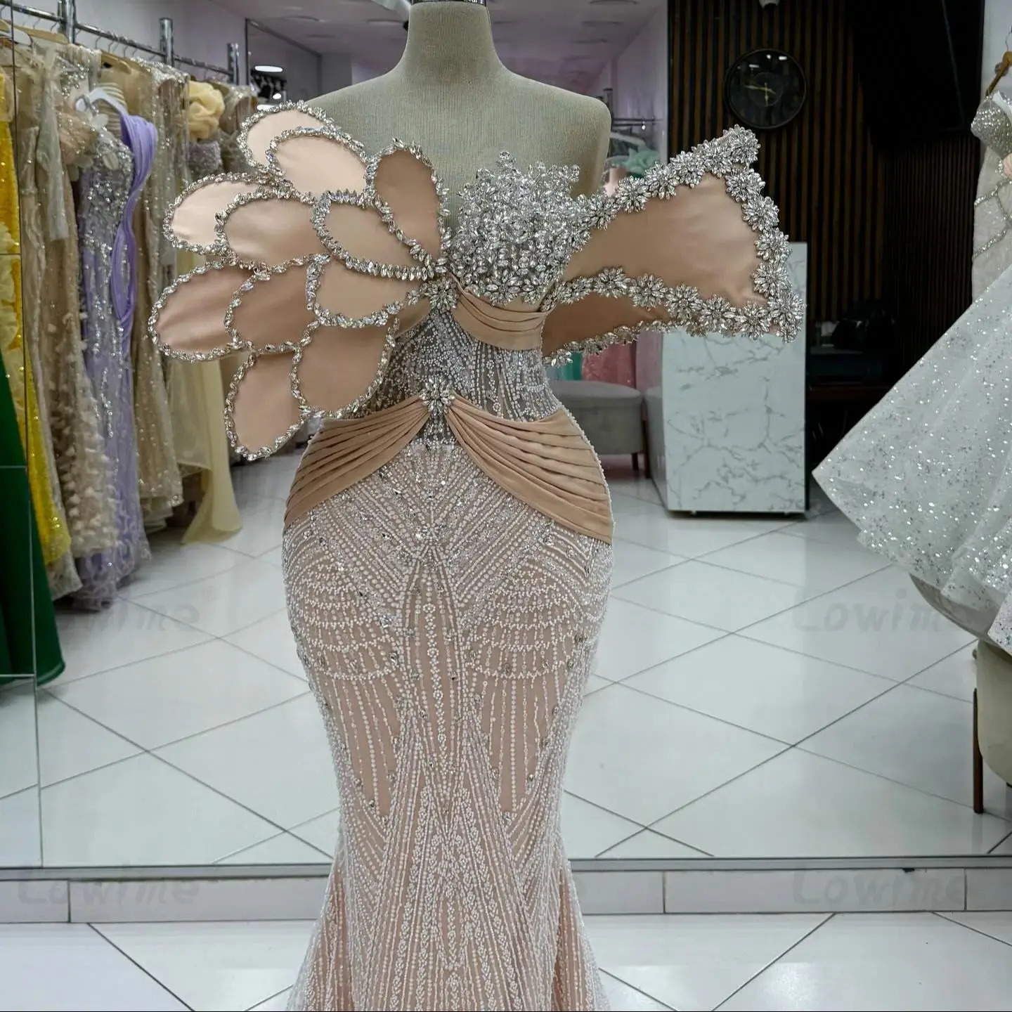 

Роскошное вечернее платье с одним открытым плечом, инкрустированное кристаллами, для помолвки, свадьбы, вечеринки, на заказ, цвета шампань, с открытыми плечами, силуэт «русалка», для выпускного вечера