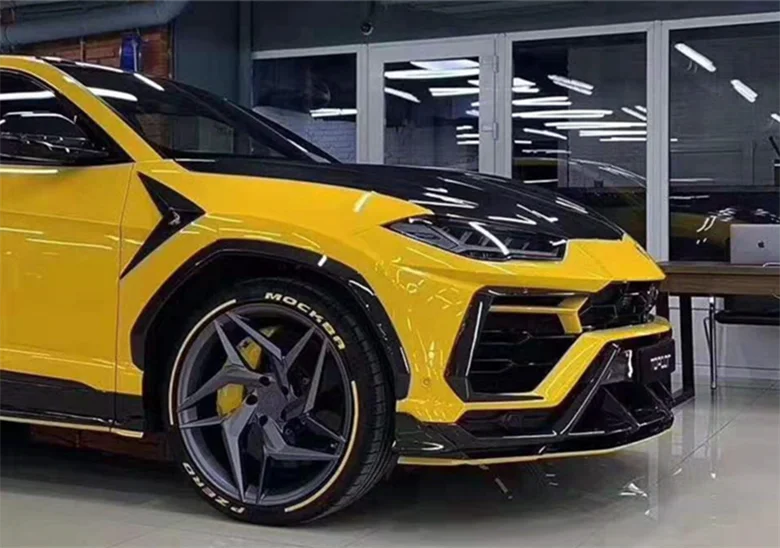 Suitable for Lamborghini Urus modified topcar small surround carbon fiber triangular air outlet carbon fiber air outlet