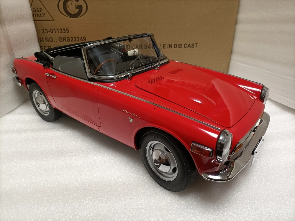 G&P ITALY 1:6 S800M Sound and Light Function Simulation Limited Edition All Open Alloy Metal Static Car Model Toy Gift