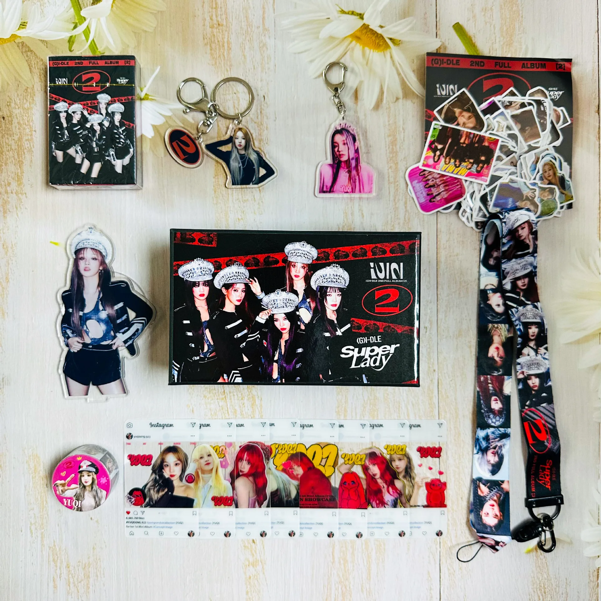 

KPOP (G)I-DLE 2 Album Member Personal Gift Box YUQI Shuhua MINNIE Soyeon Miyeon Photocards Stickers Keyring Tape Set Fans Gifts