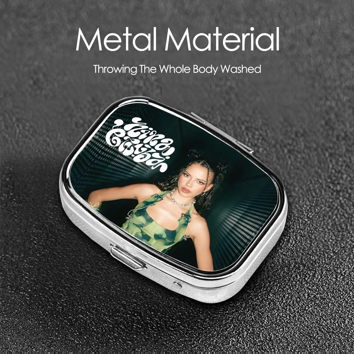 Ninas chubas caixa de comprimidos quadrada 2 grades dispensador de comprimidos moda pop música cantor gráfico portátil caixa de armazenamento de medicamentos recipiente