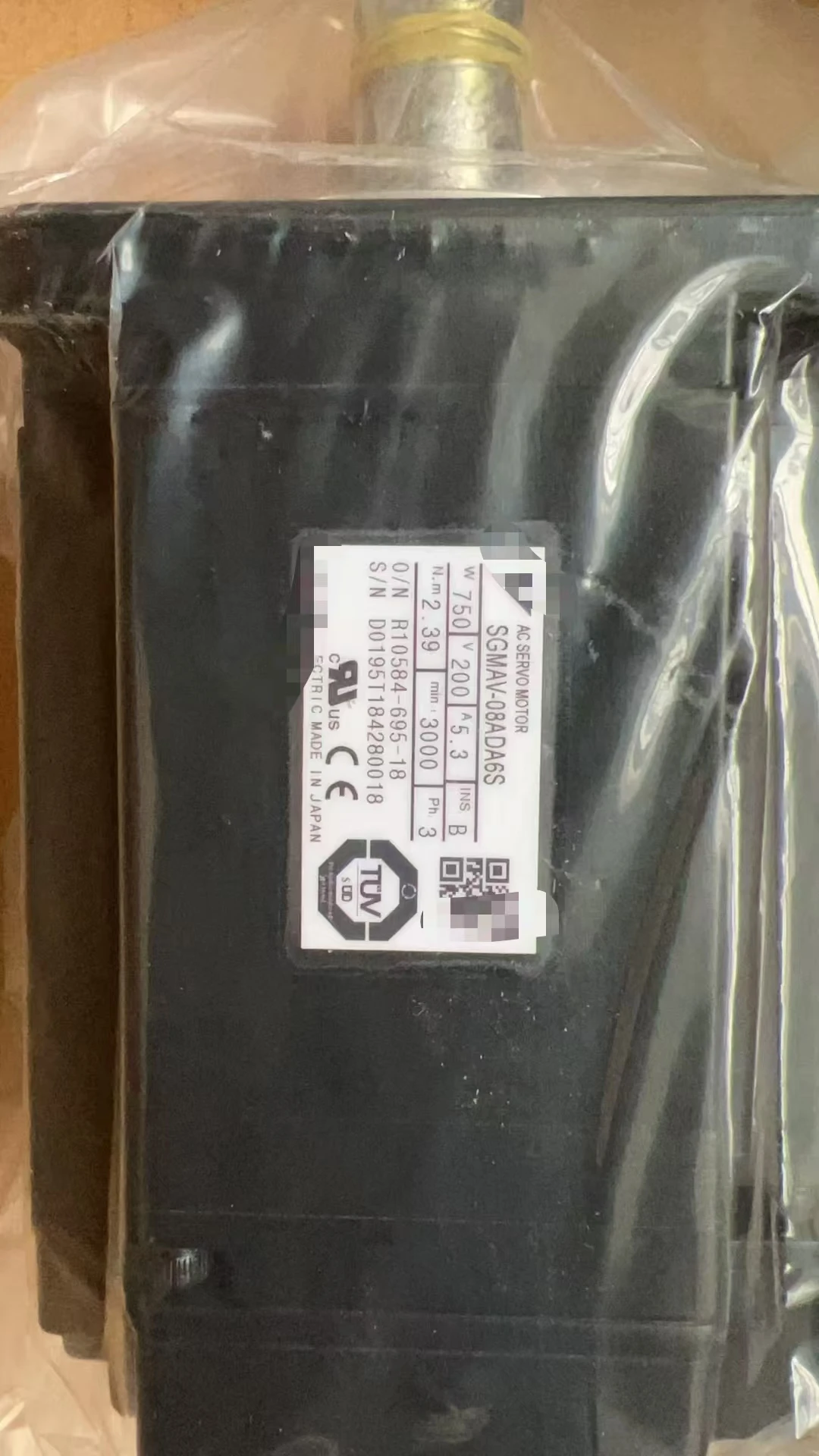 

SGMAV-08ADA6S servo motor IN STOCK new warranty 12 months SGMAV 08ADA6S