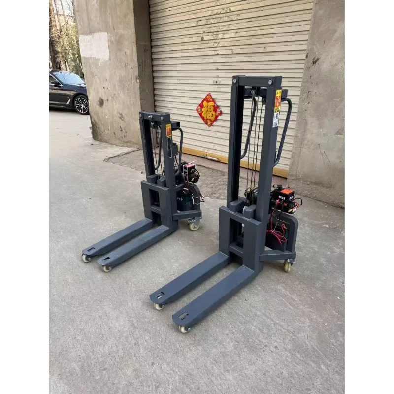 شاحنة البليت الكهربائية 1.6M 300KG معدات الرفع اللوجستية للمستودعات لعمليات التعامل مع المواد الصناعية