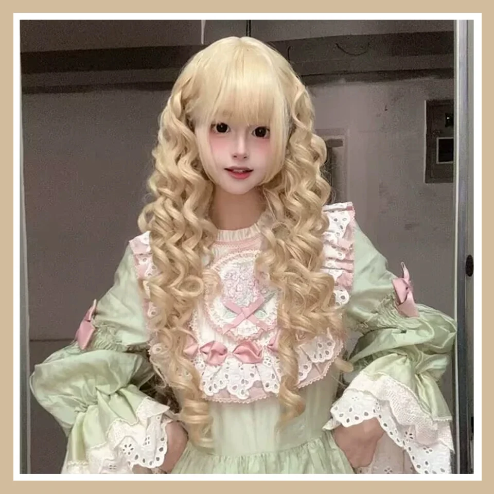 Goldene Tiefwellen-Lolita-Perücke mit Pony, Synthetische Gold-Rosa-Braune Lange Lockige Cosplay-Perücke für Frauen, Halloween-Party und Alltag – Detail 6