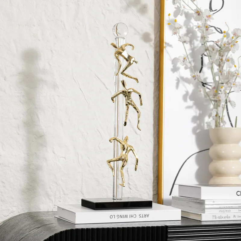 

Modern Home Decor Statue Creative Pole Climbing Figure Sculpture Alloy Figurine Living Room Office Table Top Wine Rack Ornaments