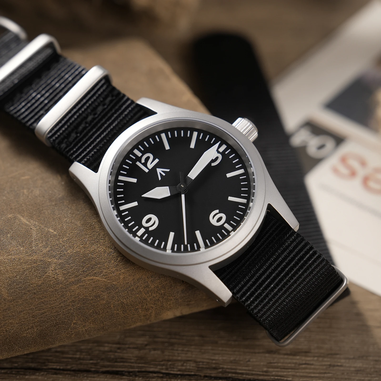 Militado ML05 ساعة كوارتز أيدي على شكل سيف VH31 حركة الاجتياح الميدان العسكري ساعة الياقوت مقاوم للماء ساعات مضيئة