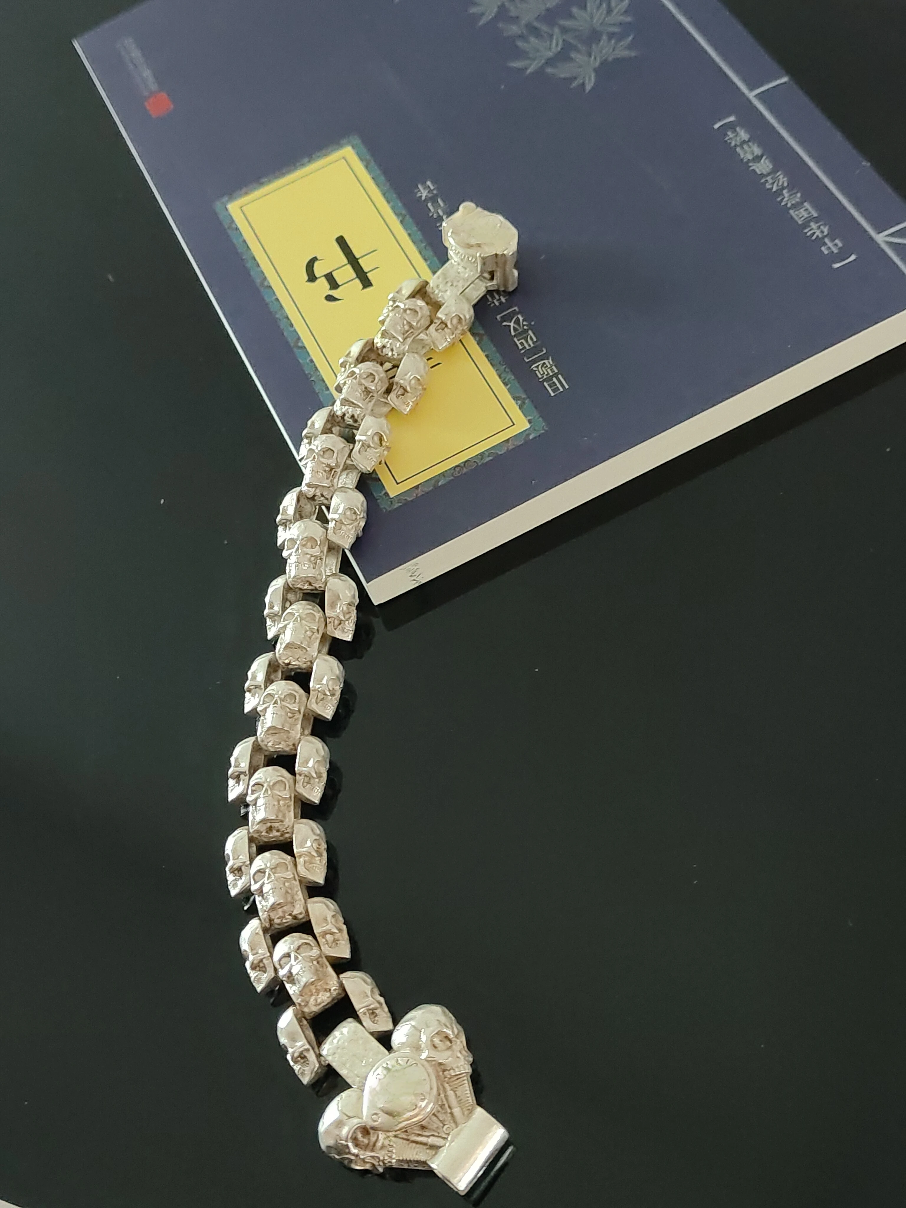 Tibetan Silver Skull Bracelet Fashion Bangle Personalized Jewelry Exquisite Workmanship Couple Men Women Couple Gift
