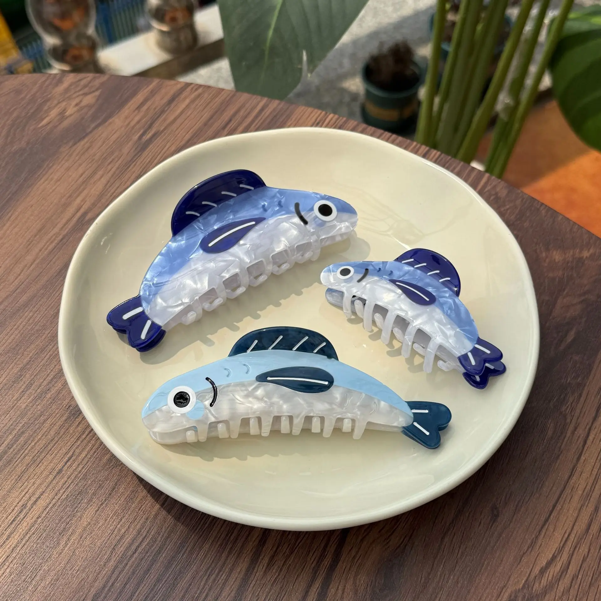 Новый креативный заколка для волос с океанским сардином, коготь для волос, милая текстура, заколка в виде акулы, зажим для хвоста, украшения для волос, женские аксессуары для волос в виде краба Новый креативный заколка для волос с океанским сардином, коготь для волос, милая текстура, заколка в виде акулы, зажим для хвоста, украшения для волос, женские аксессуары для волос в виде краба