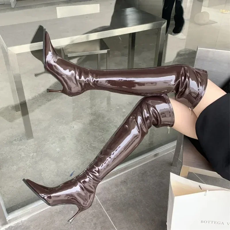 الشتاء مثير براءات الاختراع والجلود أحذية طويلة النساء جودة عالية أشار تو خنجر حذاء برقبة للركبة موضة عودة زيبر أحذية مصممين