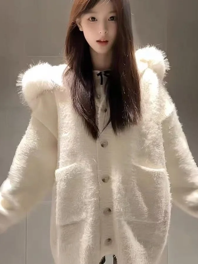 معطف سترة محبوك كبير الحجم للسيدات مع غطاء محرك السيارة وياقة كبيرة من الفرو ملابس خارجية ناعمة ومريحة للخريف والشتاء