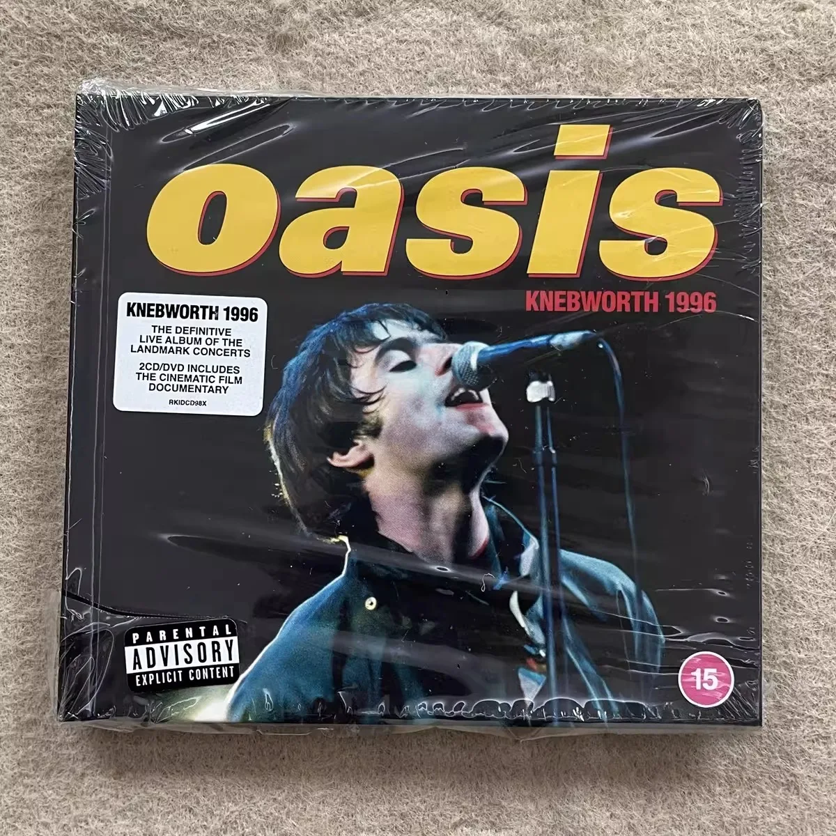 Oasis Knebworth 1996 – Álbum en vivo definitivo del Britpop con documental cinematográfico para fans devotos y coleccionistas expertos