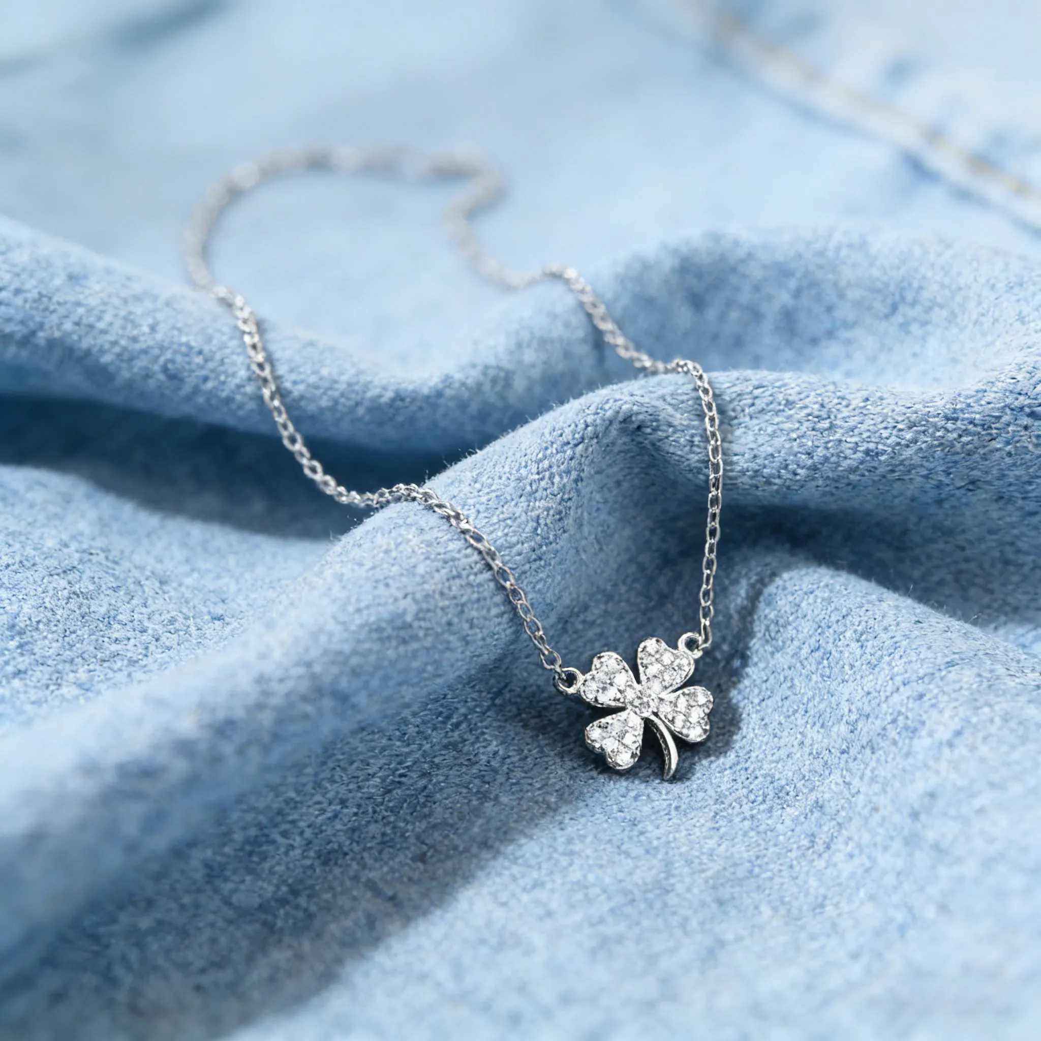 Women's Glass-Set Clover Necklace 1Pc - Lucky Elegant Simple Daily Gift Accessory