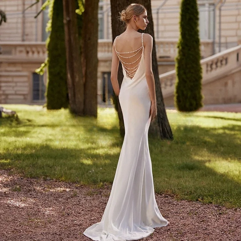 스파게티 스트랩이있는 간단한 맞춤형 인어 웨딩 드레스 Backless 디자인 진주 디테일 Boho Bridal Gown for Mariee