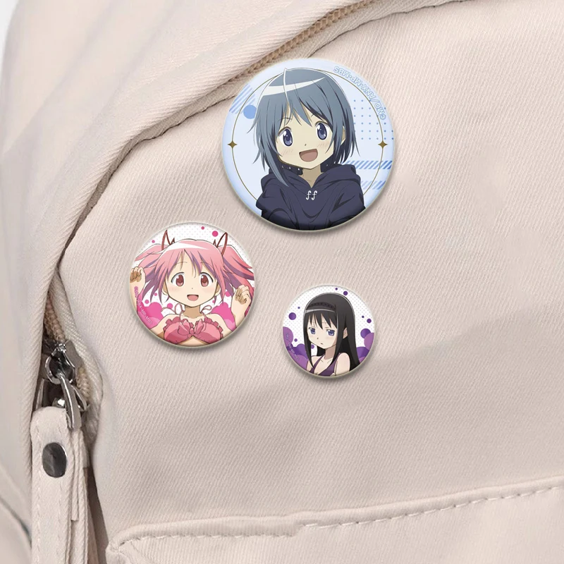 Insignia hecha a mano Puella Magi Madoka Magica lindos alfileres de Anime Kaname Madoka/Akemi Homura/Miki Sayaka/Tomoe Mami broches de dibujos animados