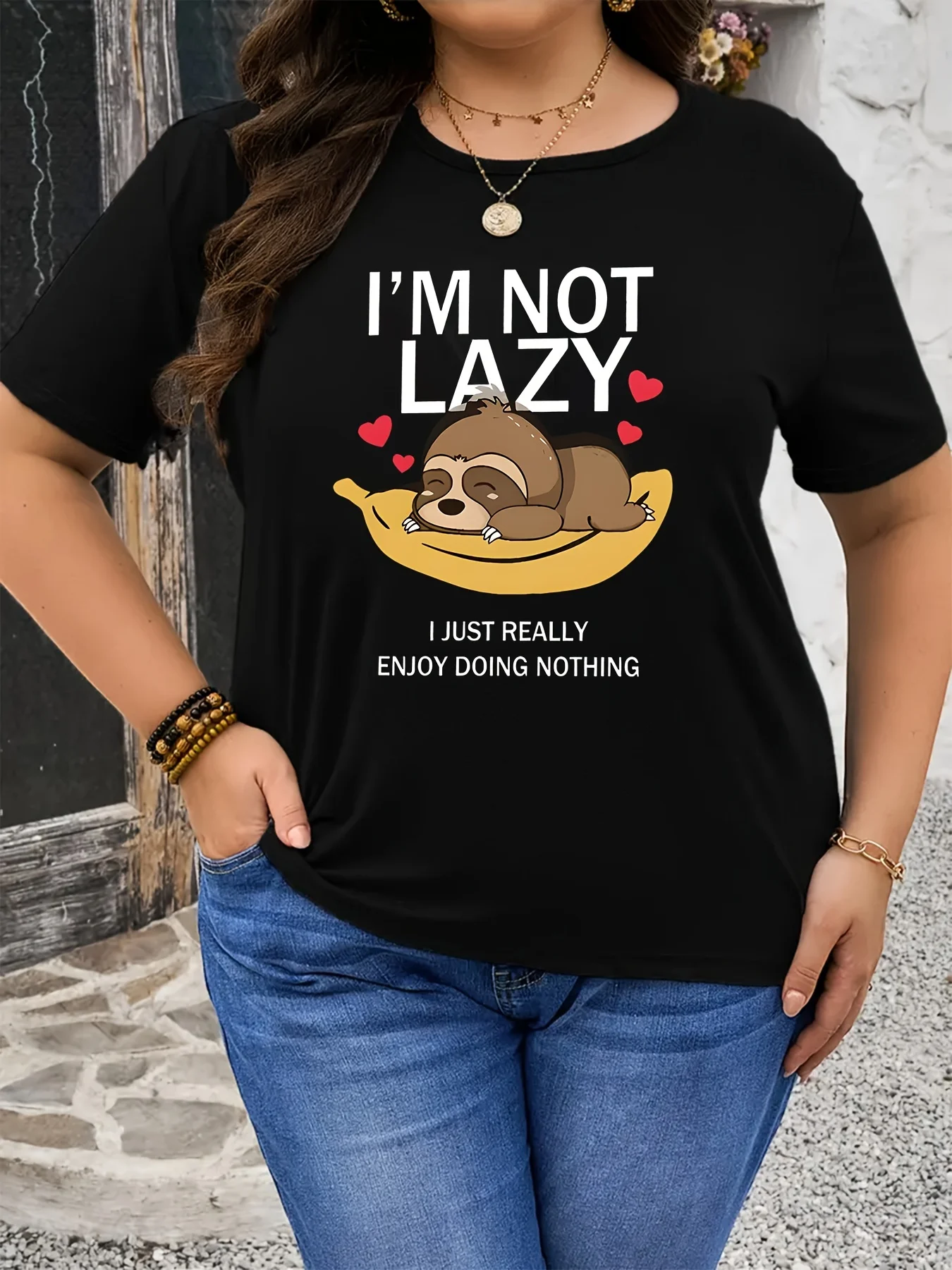 

Plus Size Women's Casual T-Shirt - Cute Sloth & Banana Graphic with "I'm Not Lazy" Slogan, Stretchy Round Neck Short