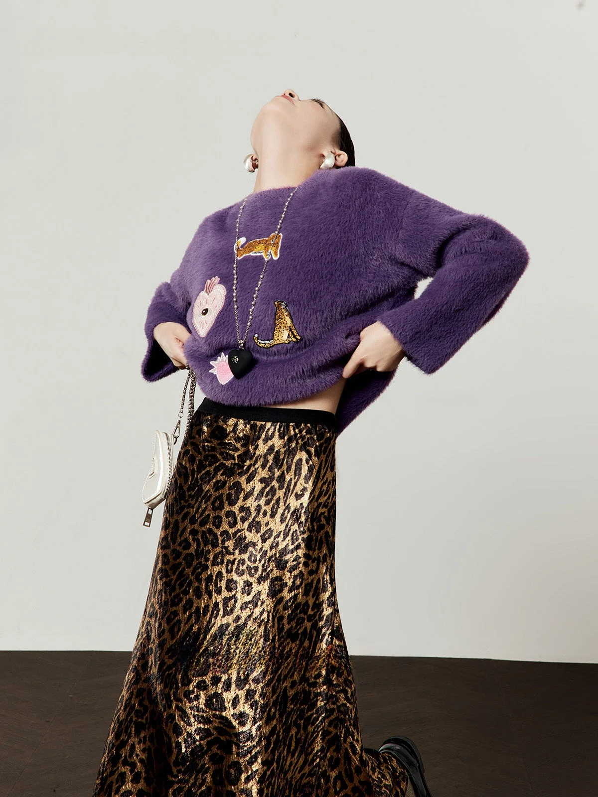 

Женский фиолетовый свитер Весна 2026: Новинка, вышитый, мягкий, свободный топ с круглым вырезом, длинными рукавами, комфортный, термовязаный