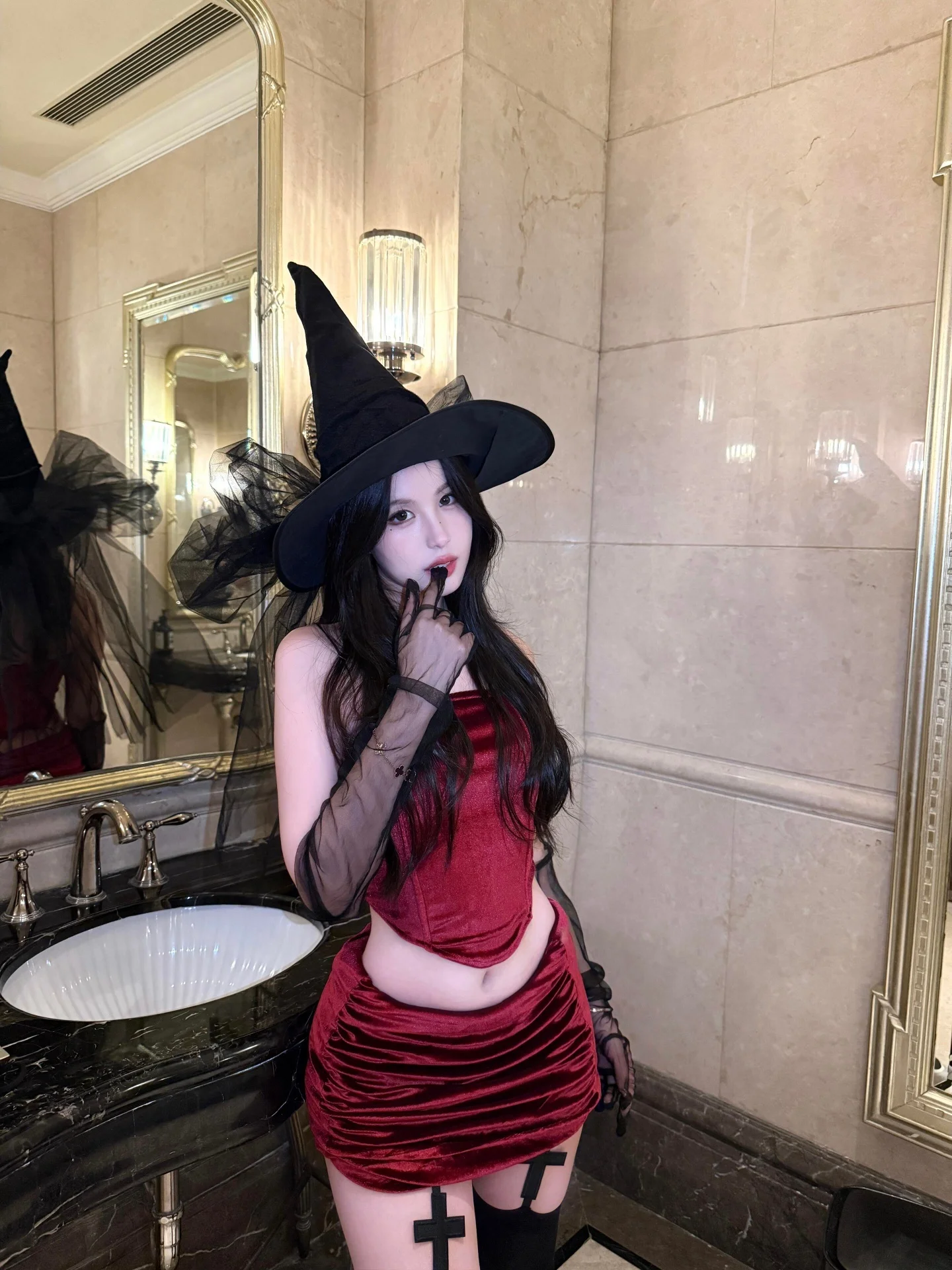 Seksowny Czerwony Diabełek Halloween Cosplay Dopasowany Zestaw Spódnica i Top Tube Sweet Cool Personali Czerwona Spódnica Owijana ter Ne Design