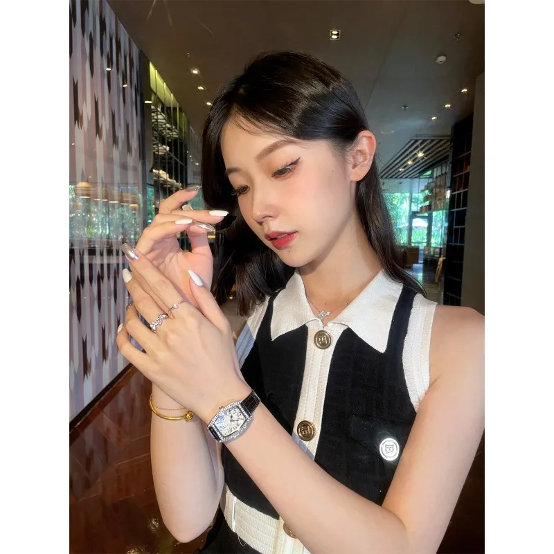 Starry Sky Red Watch, Ladies' High-end Women's Leather Strap Premium Women's Watch, 2025 New Style Women's Watch