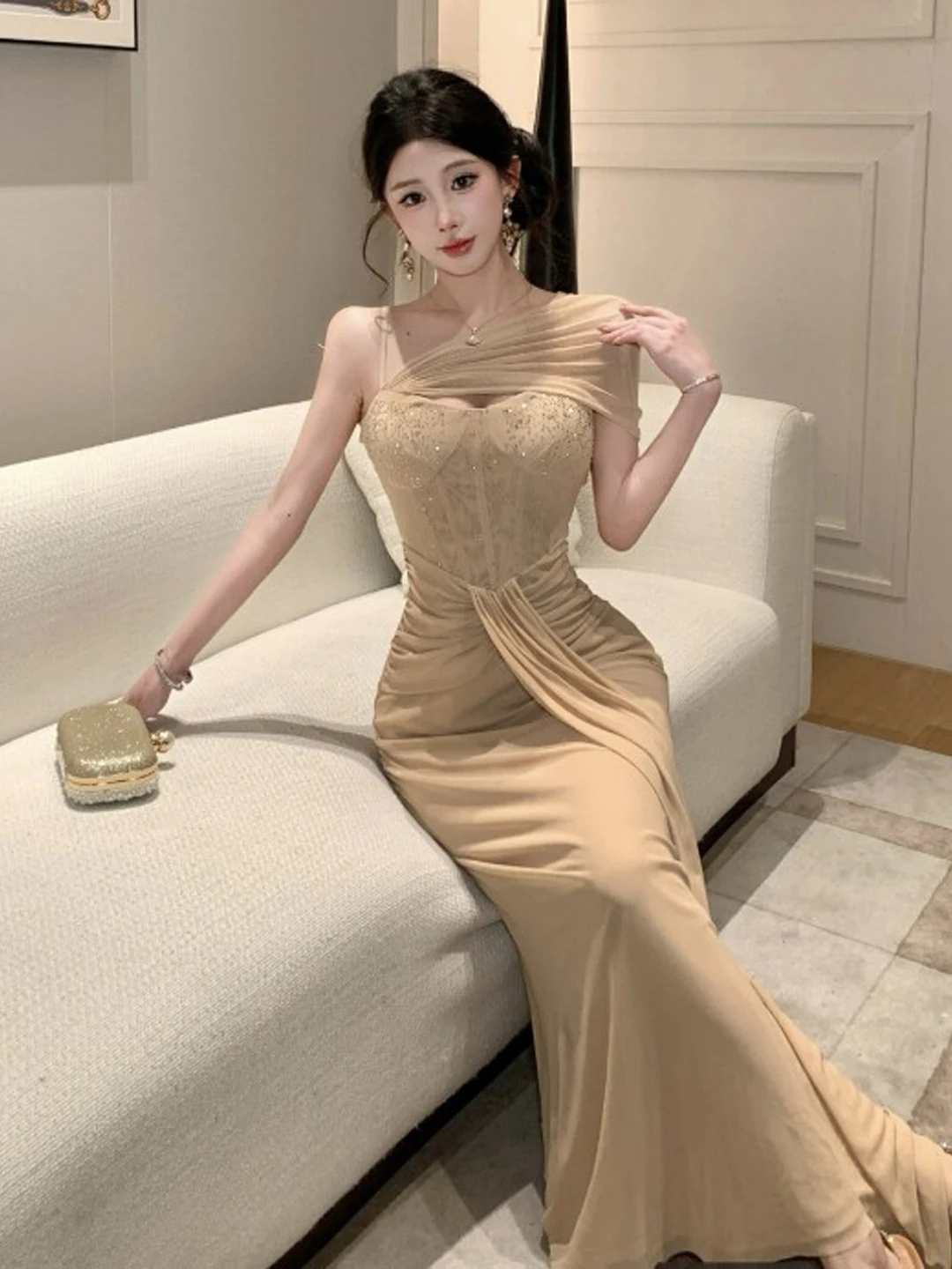 

Elegant One-Shoulder Bodycon Long Dress High Waist Cotton Summer Casual Wear Suitable for Various Occasions Gown