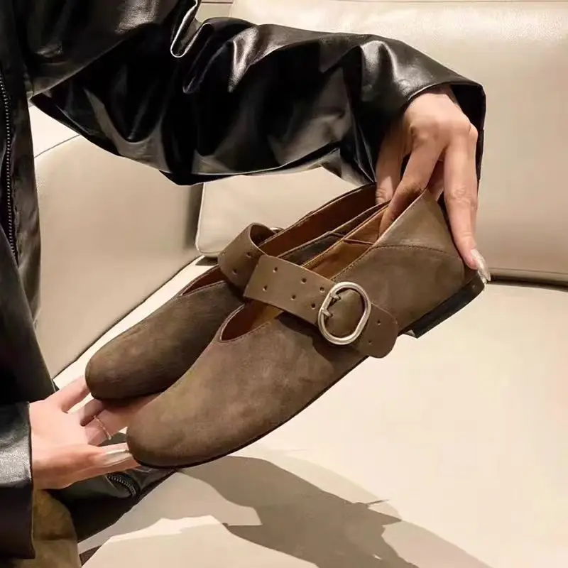 

European flat bottomed Mary Jane women's shoes autumn single button shallow mouth soft leather back, low follow-up shoes