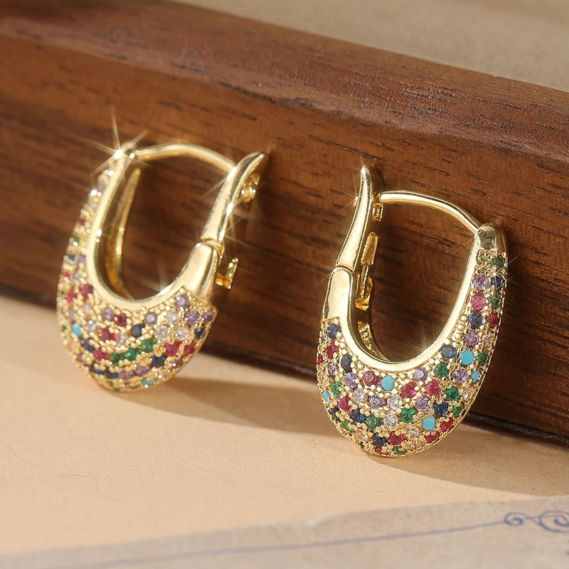 Vollständig mit Zirkonia besetzte, goldfarbene, geometrische Creolen für Damen, zarte, vergoldete Ohrringe, eleganter Damenschmuck