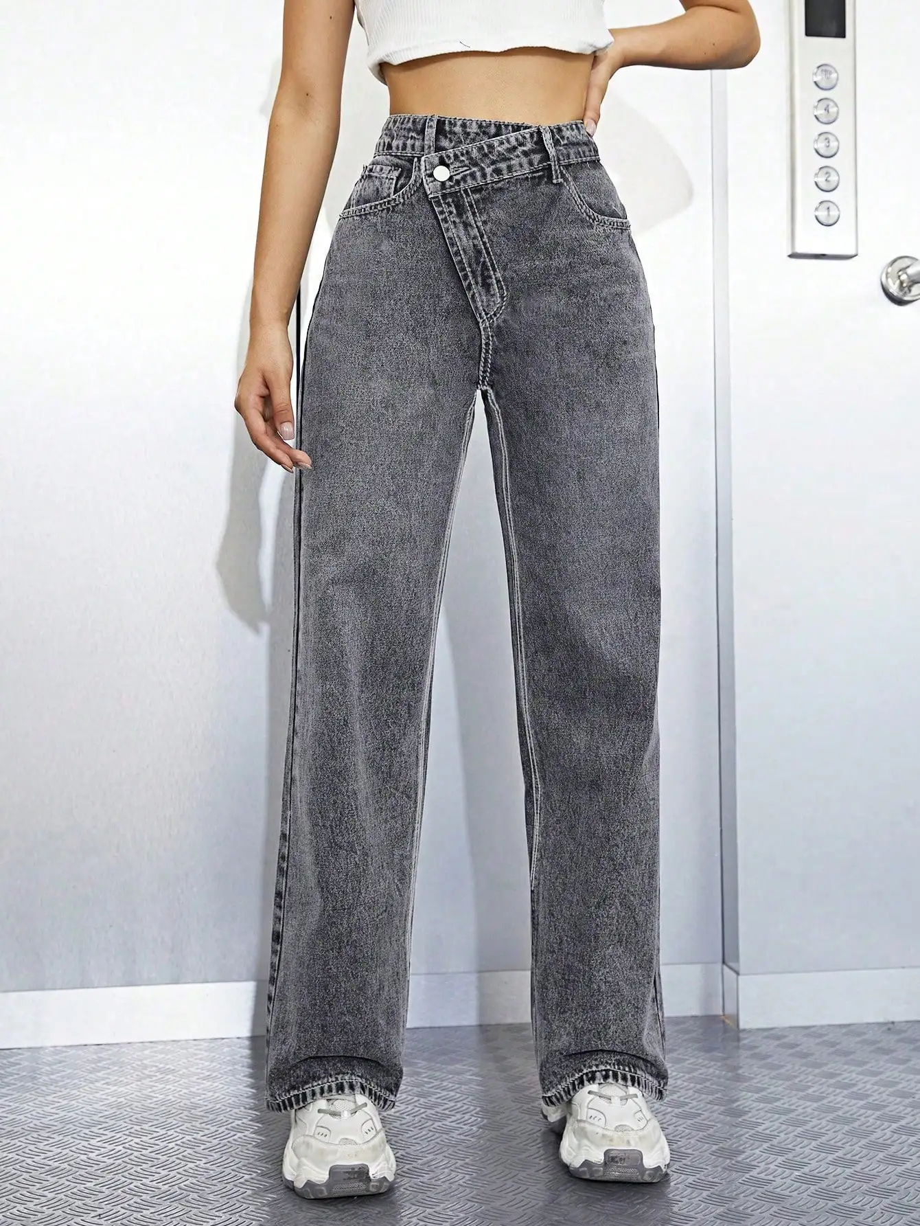 

Женские джинсы с высокой талией, широкими штанинами и эффектом потертости, в повседневном уличном стиле