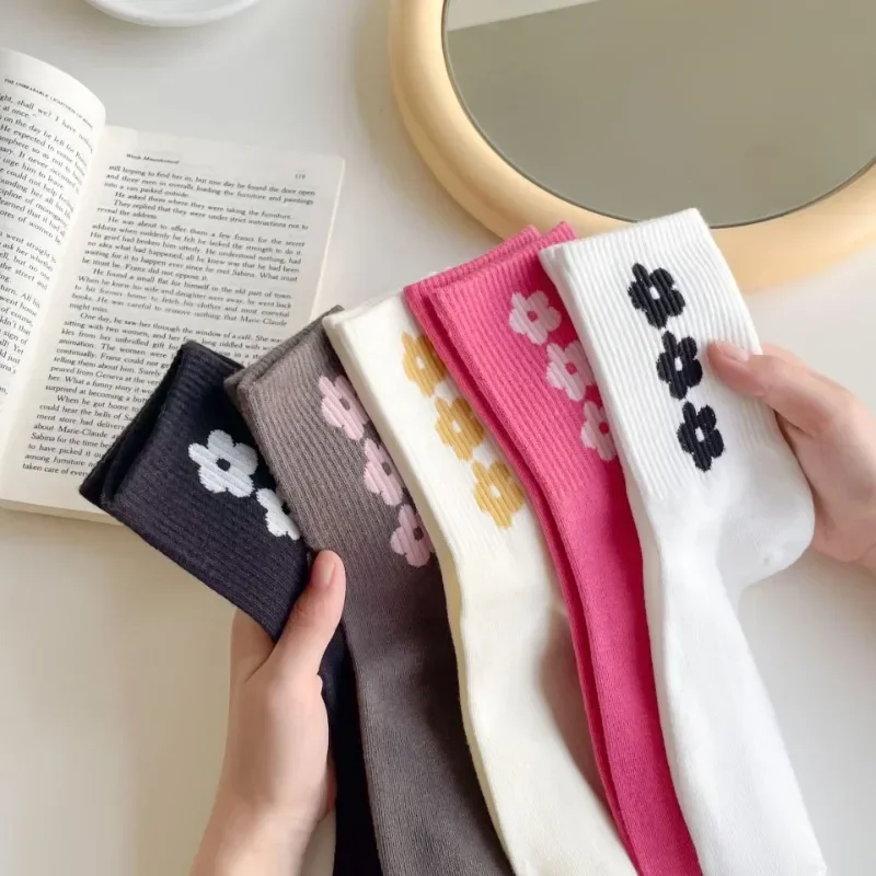 Floral Print Cute Socks Knitting Cotton Elastic Long Socks Women Harajuku Casual Fashion Hip Hop Skateboard Black White Socks