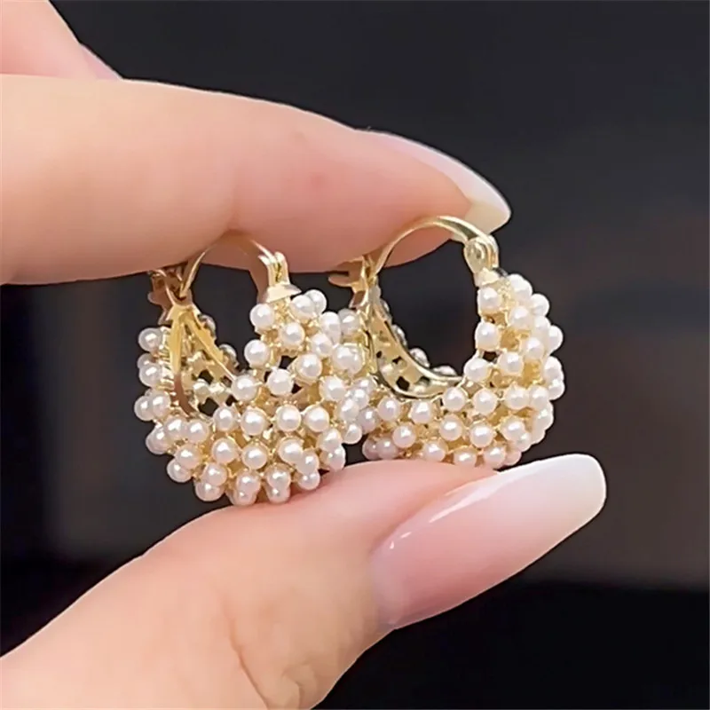 

XIALUOKE Fashion Irregular Metal Pearl Earrings European American Style Personalized Stud Earrings Ladies Travel Accessories