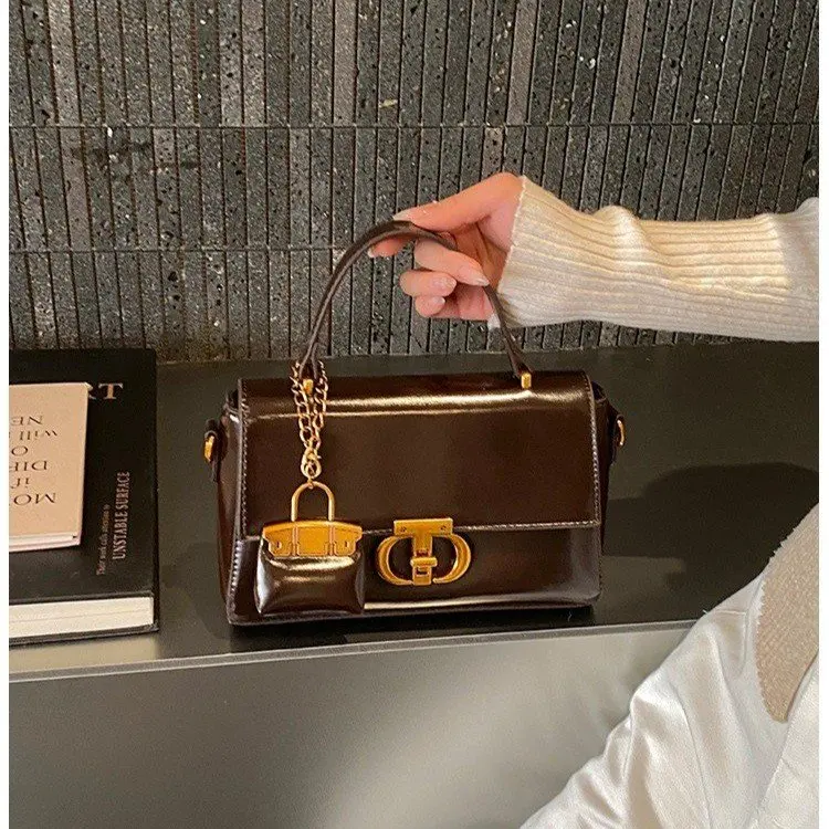 

Новая женская модная универсальная сумка 2026 года: высококачественная наплечная сумка, нишевая трендовая сумка-мессенджер, маленькая квадратная сумка