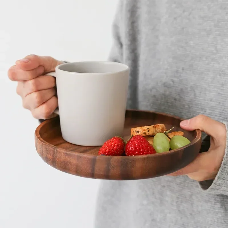 Vassoio in noce americano vassoio per frutta in legno massello a forma circolare tazza per acqua per uso domestico vassoio per tazza da tè piatto in