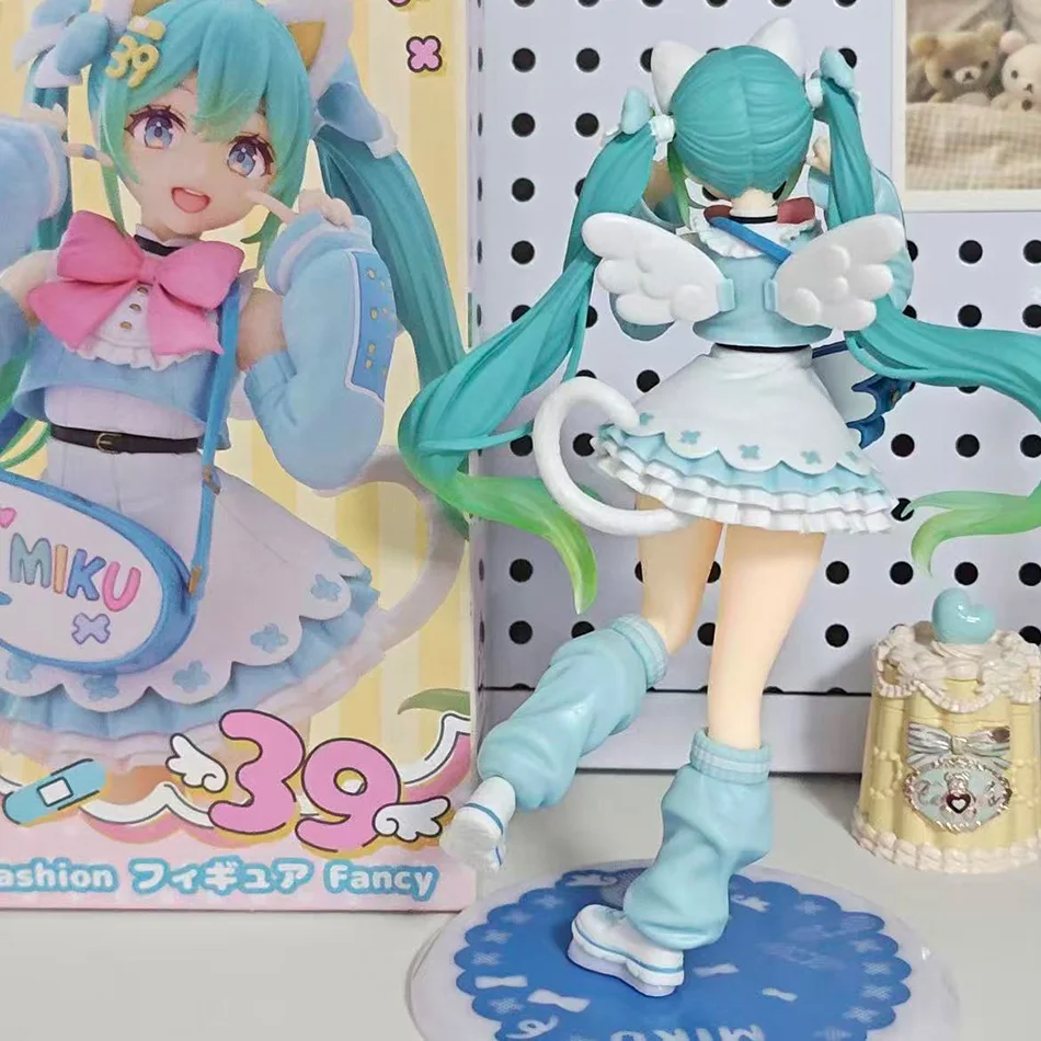 Original fashion Hatsune Miku Anime Figure Action Figurine Model Collector Toys Hatsune Miku BANPRESTO Collectible Gift view 4