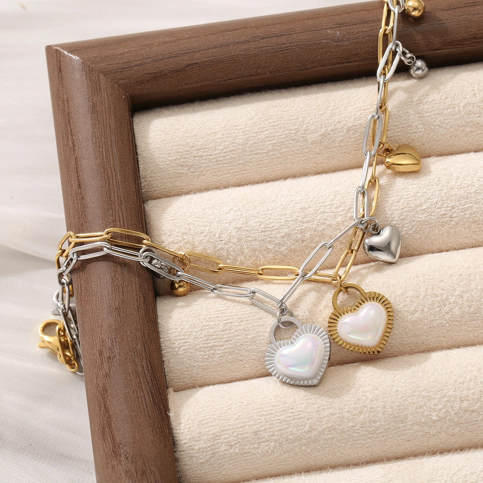 

Golden Tone Stainless Steel Paperclip Chain Bracelet with Shell & 3D Heart Charms, Hypoallergenic Minimalist Jewelry for Women