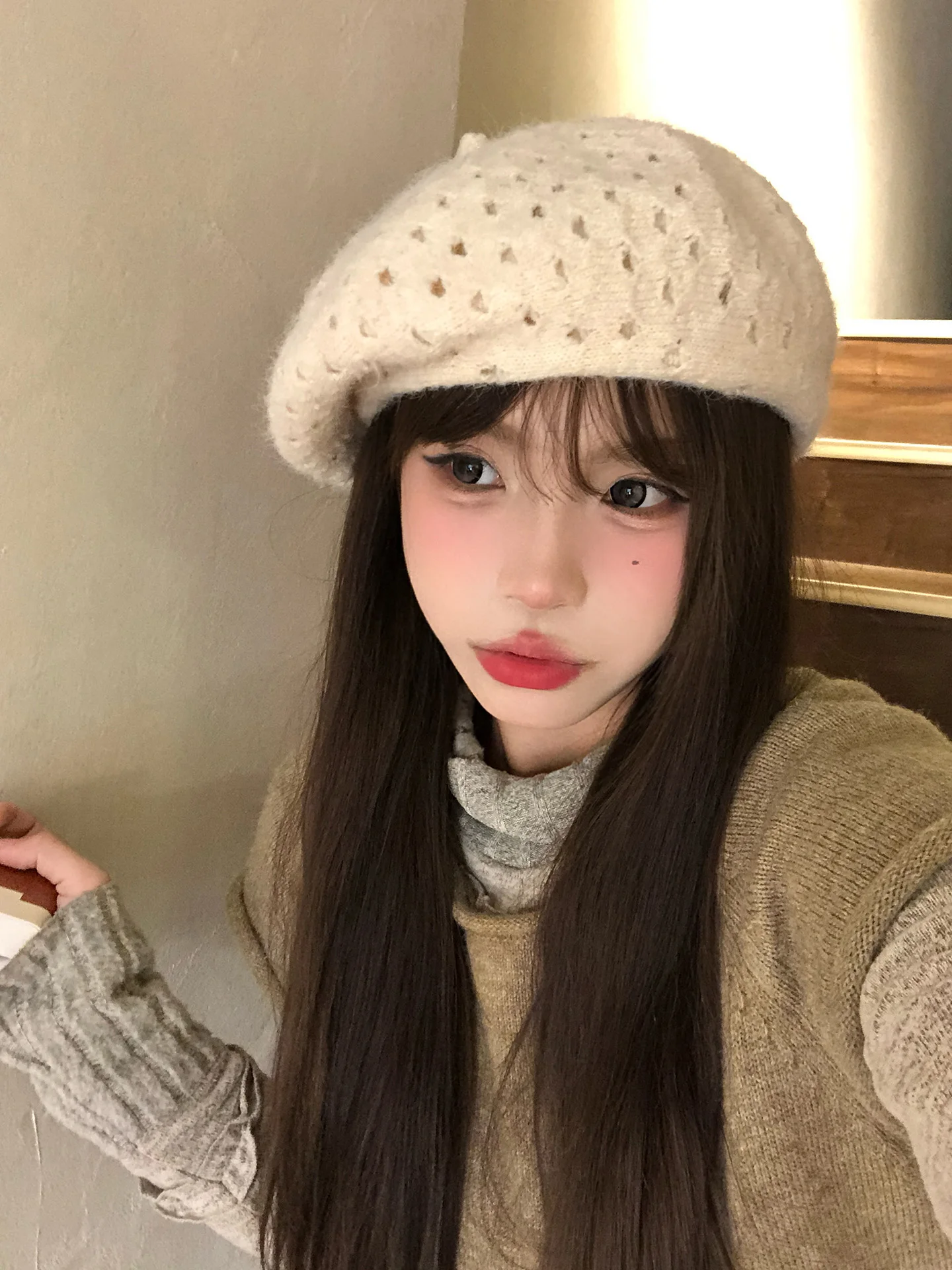 Warm Knitted Beret Hat Women's Autumn Winter Fashion Small Face Effect Artist Style Capabilities Non Adjustable round Top