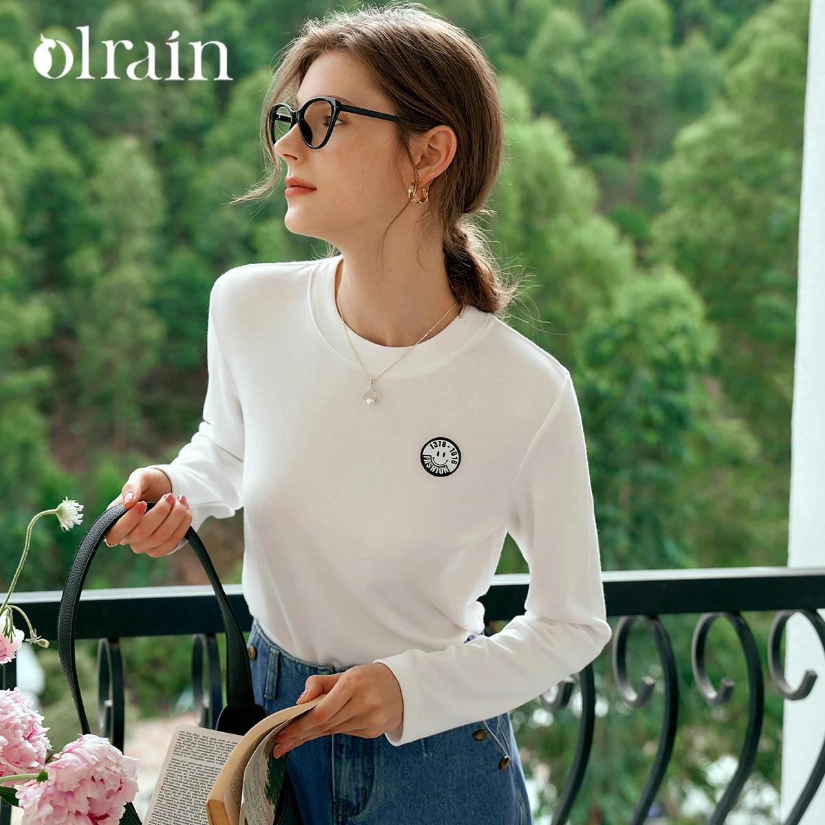 

OLrain Woman Summer T-Shirts 2025 Spring White O-Neck Long Sleeve Tops Embroidery Casual Loose Pullovers O24QT92895