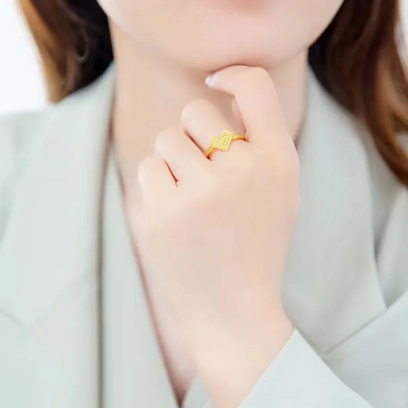 AU999 خاتم شوكولاتة على شكل قلب ذهبي عيار 24 قيراط |   مينا متدرجة - شوكولاتة مطلية - قلب منغم، لؤلؤي - حواف مرصعة، رقيقة ونبيلة