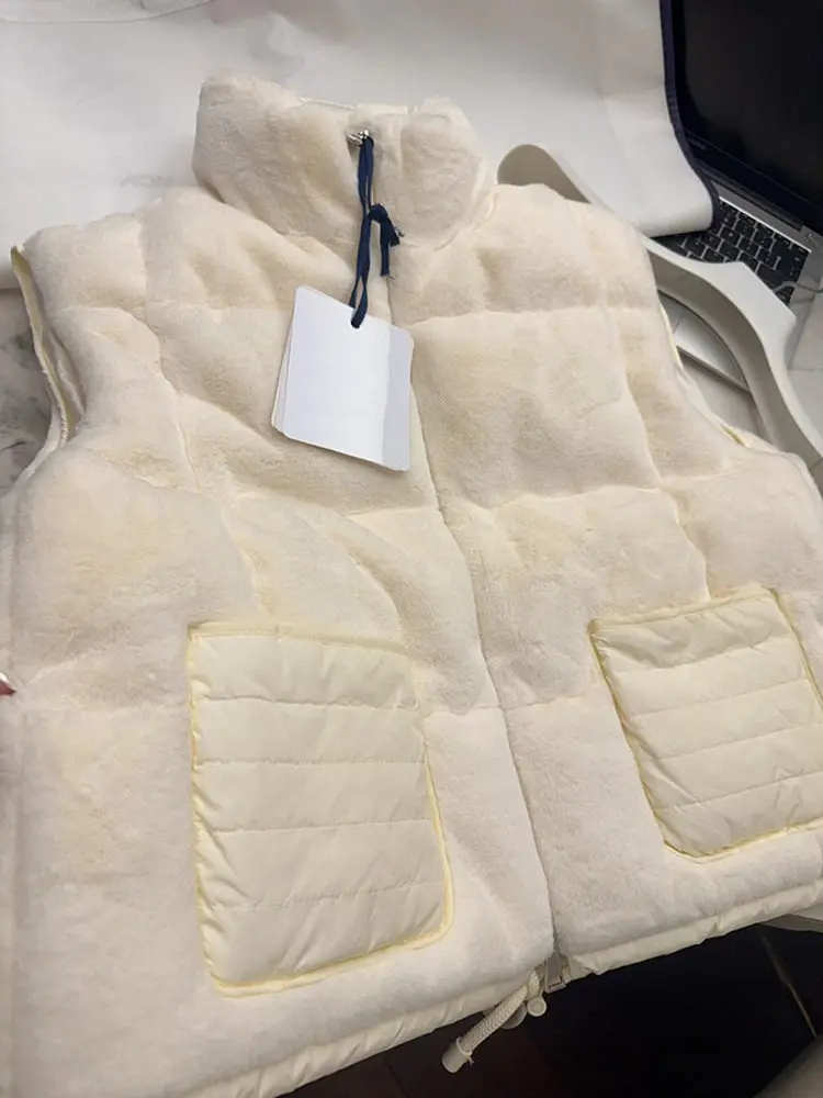 2025 Autumn/Winter Luxe Plush Stand-Collar Zip-Front Padded Down Vest with Pockets for Warmth