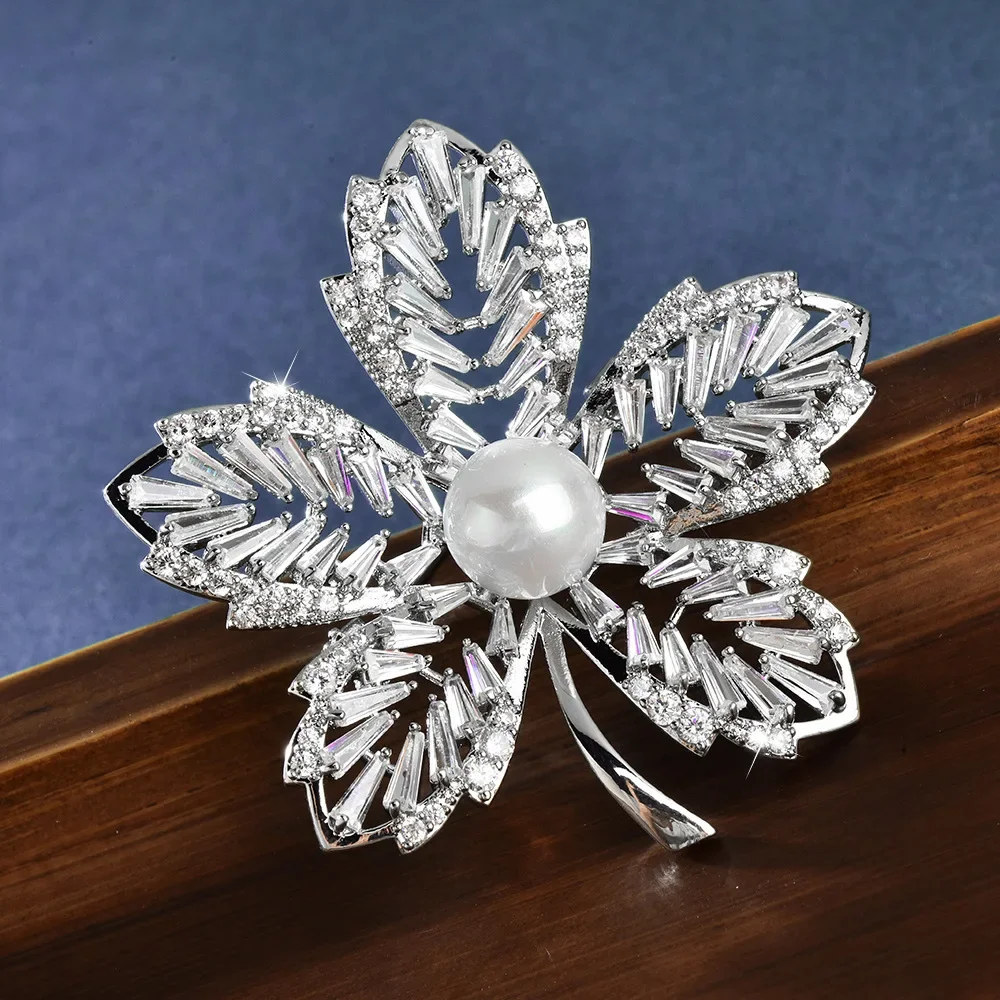 Accessorio per spilla senso dal design nuovissimo, decorazione per spilla per colletto, spilla di lusso leggera semplice e alla moda