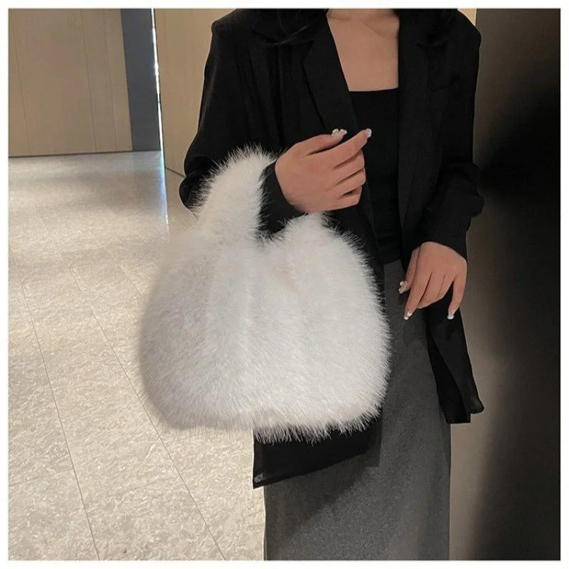 Semplice ed elegante 2025 nuova borsa tote in pelle di marca di lusso da donna famoso designer popolare semplice casual ​