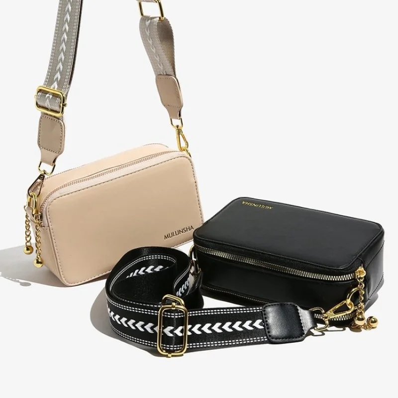 

Luxury Ladies Tote Bag Crafted From Fine Leather Featuring High-End Quality And Famous Vintage Commuter Look​