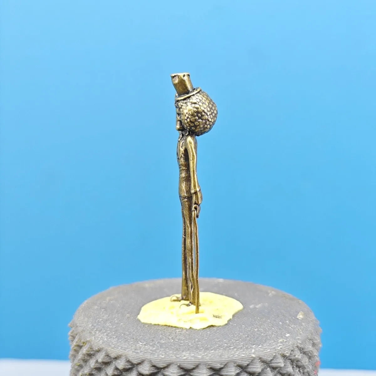 Vintage Brass Skeleton Gentleman Mini Figurine Top Hat Character Statue Model Micro Landscape Scene Decor Collectible Craft