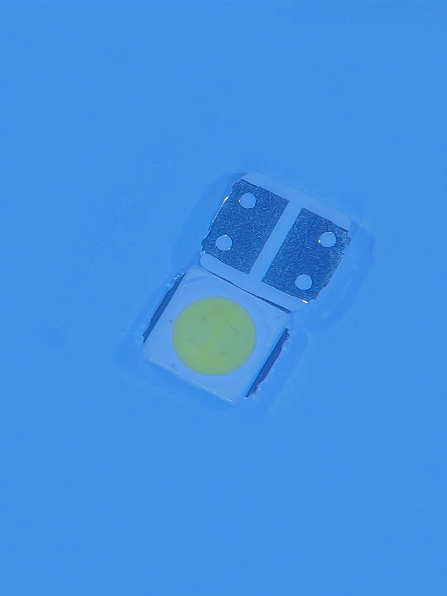 500 sztuk/partia SMD LED 3030 3V 1.8W 500mA Zimna Biel Dużej Mocy Do Podświetlenia Telewizorów 3.0*3.0mm — zdjęcie 2