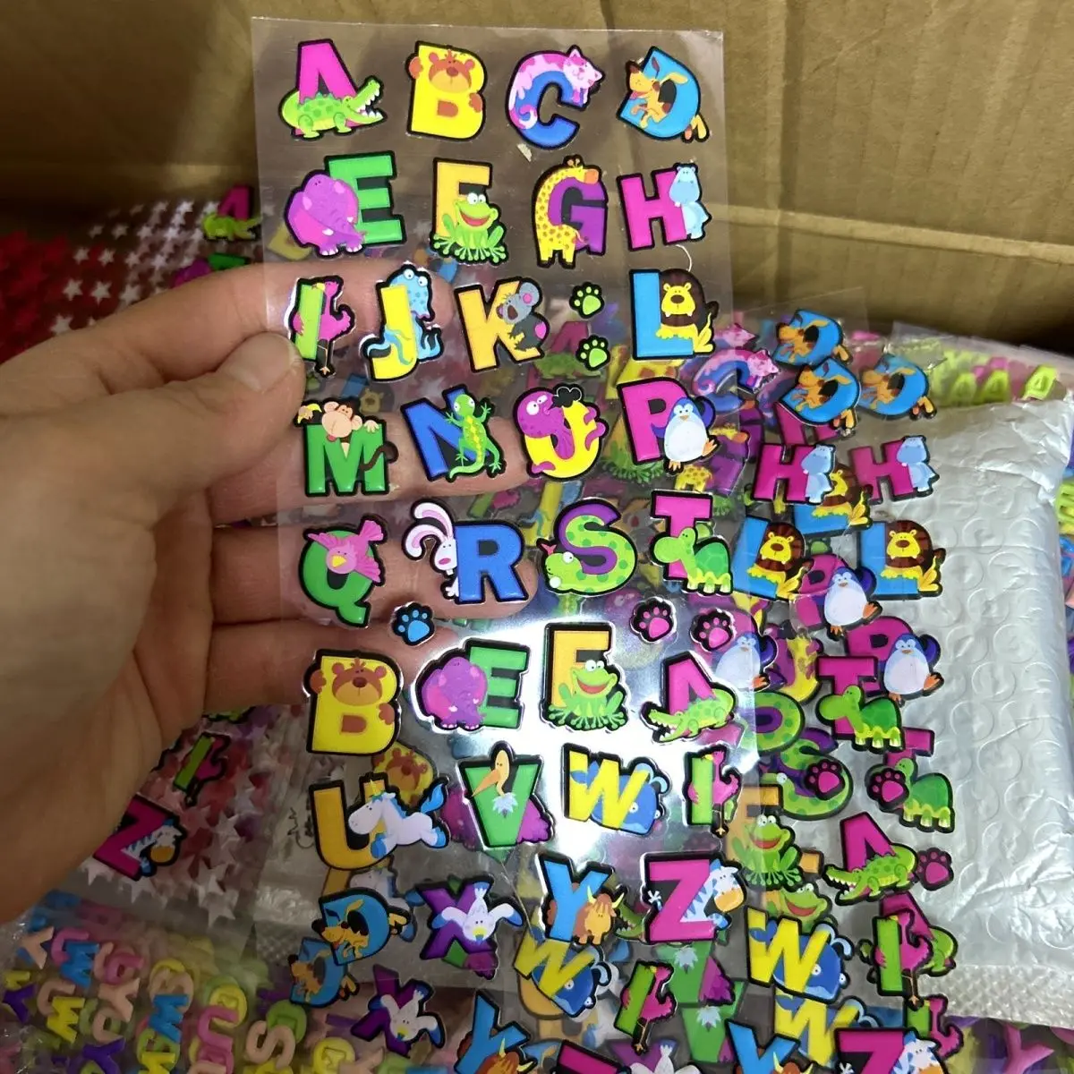 

4 шт., повторение, 24 английские буквы, 3D головоломка из ПВХ, когнитивные обучающие наклейки с героями мультфильмов, комбинация «сделай сам», украшение для дневника, игрушка в подарок