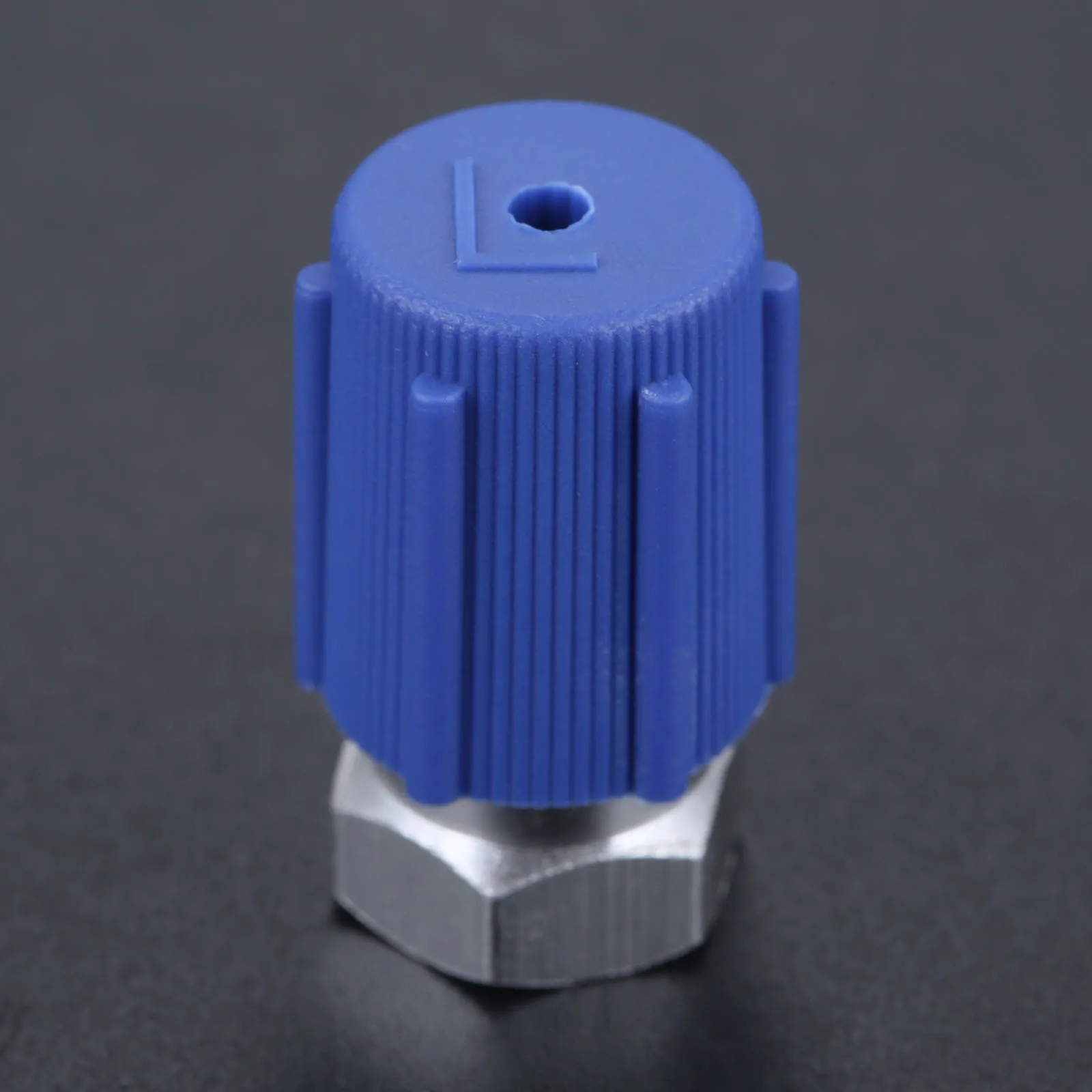 R-12 to R-134a Retrofit Valve 7/16 Low Side Port Adapter with Blue Dust AC Cap Universal for Air Conditioning Systems
