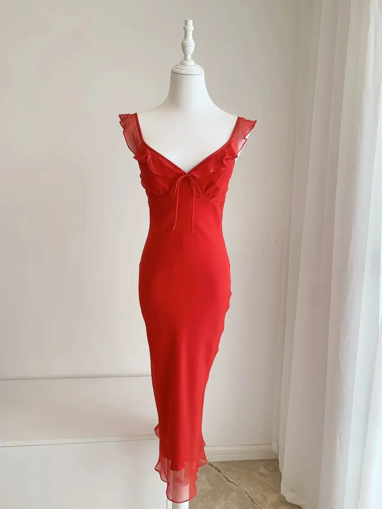 Women Sexy Strapless Ruffles Slim 100% Silk Diagonal Cut Strap Knee-Length Dress