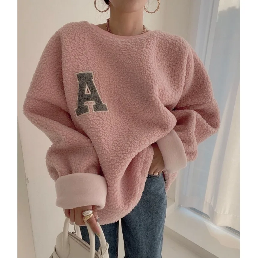 

Теплая толстовка из меха ягненка, круглая вышитая буква, свободный крой, Dongdaemun, осенне-зимний новый корейский женский свитер